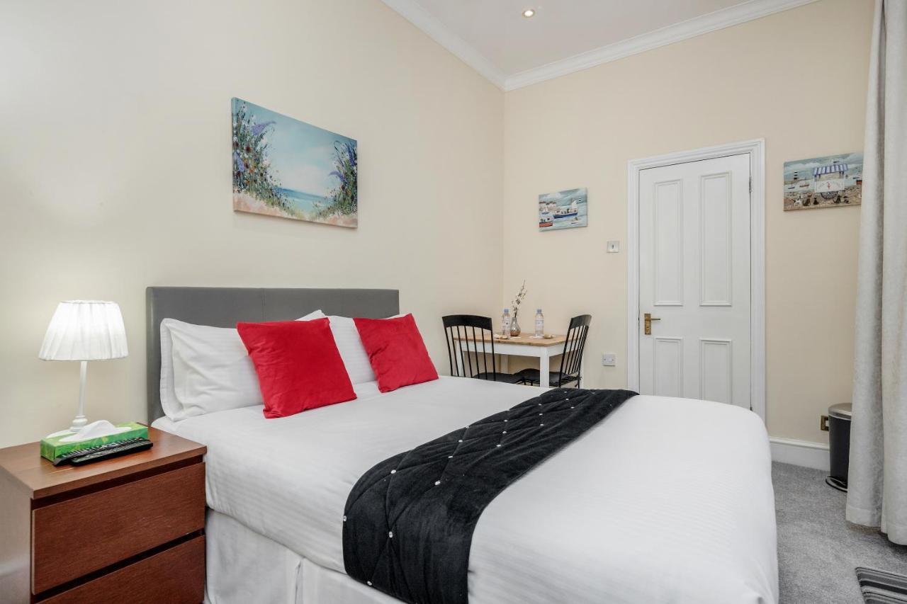 Oxford Street Homestay London Bagian luar foto