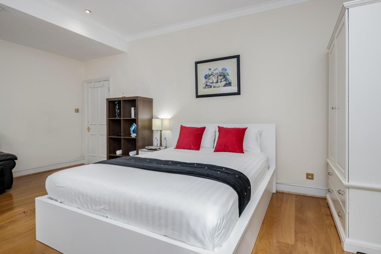 Oxford Street Homestay London Bagian luar foto