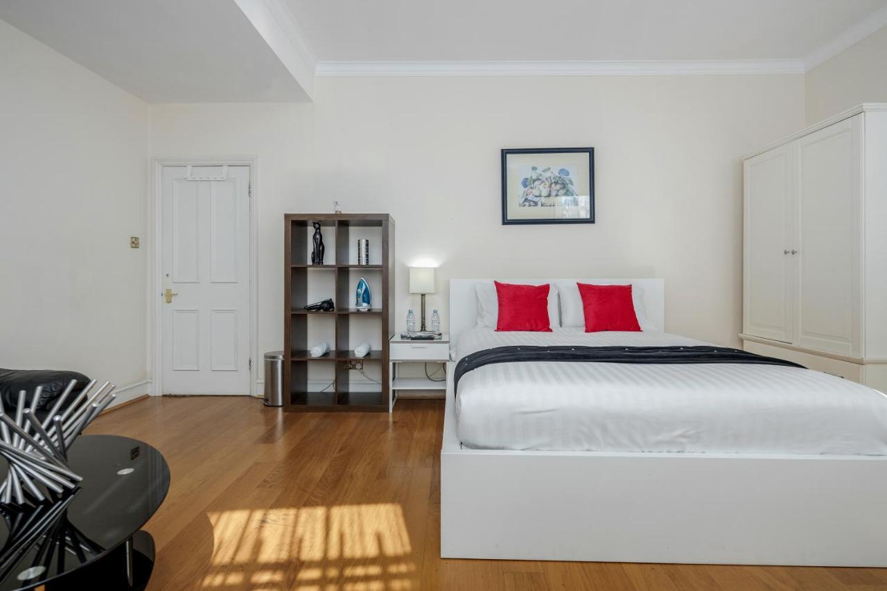 Oxford Street Homestay London Bagian luar foto