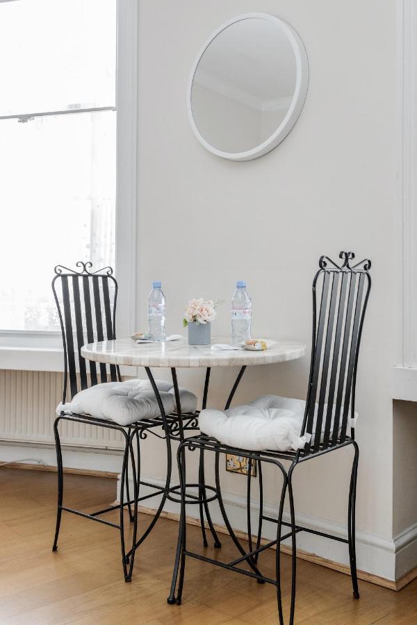 Oxford Street Homestay London Bagian luar foto