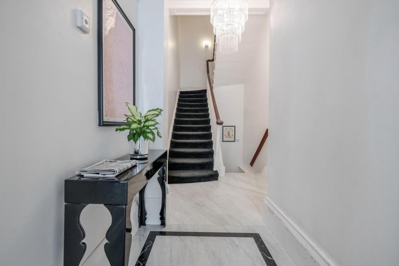Oxford Street Homestay London Bagian luar foto