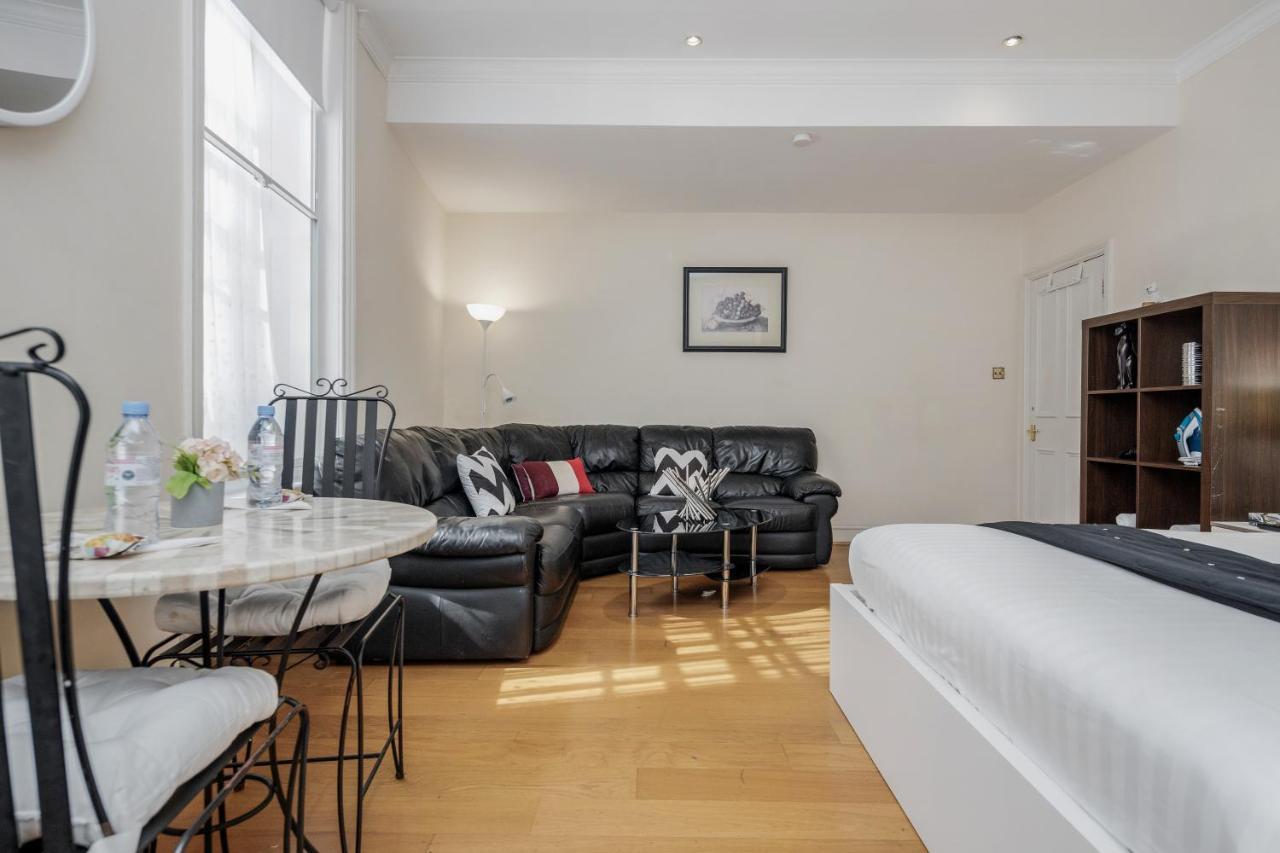 Oxford Street Homestay London Bagian luar foto