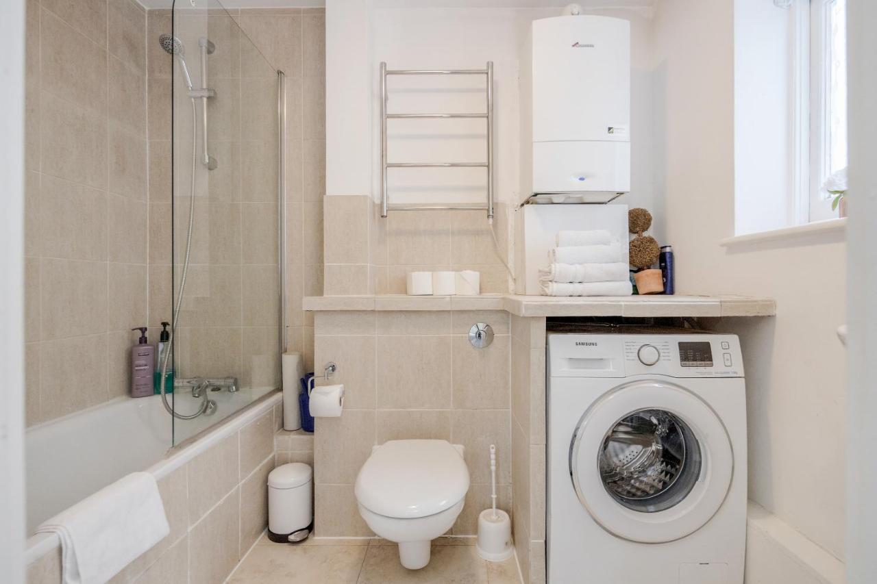 Oxford Street Homestay London Bagian luar foto